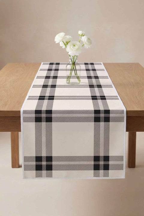 Beyaz Zemin Siyah Modern Kareli Runner